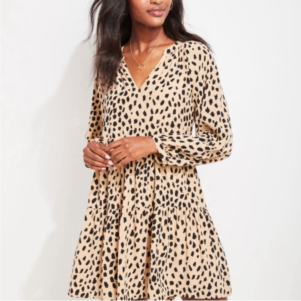 Vineyard Vines Black and Tan Patterned V-Neck Blouse